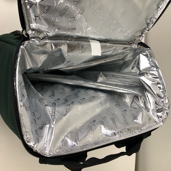 Green Bay Packers Insulated Backpack Cooler 32 Can capacity Tailgate NFL NWT - Picture 10 of 11